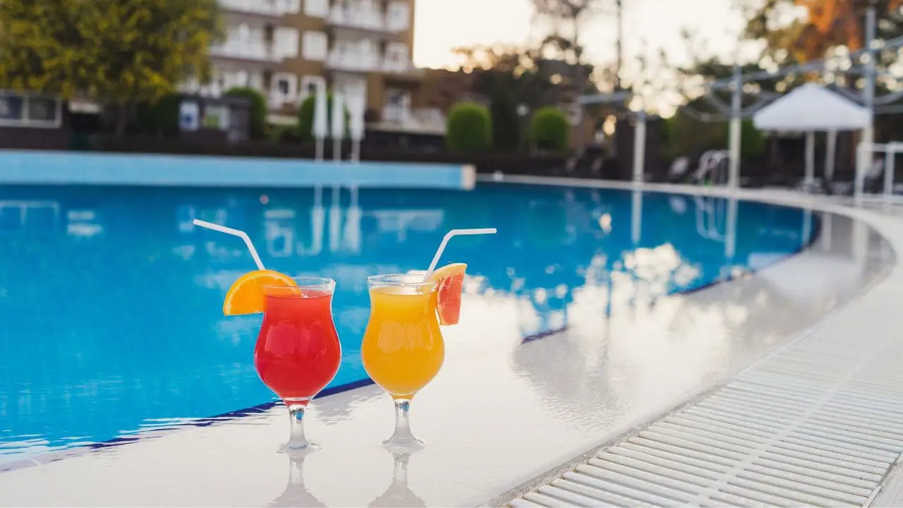 5 Ideas to Make Your Hotel&rsquo;s Pool Experience More Luxurious